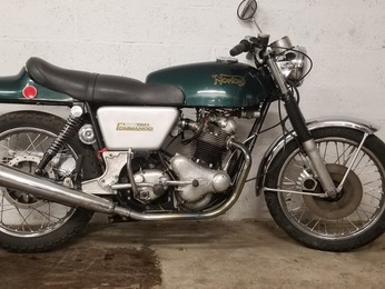 COMMANDO 750 NORTON VERTE